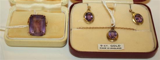 9ct gold amethyst-set dress ring & similar pendant on chain & matching ear studs